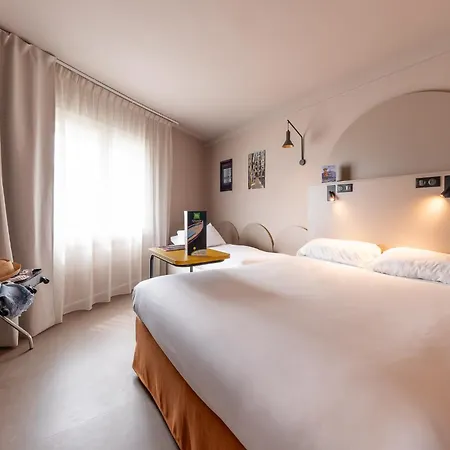 Ibis Styles Centre Prado Place Castellane 3*